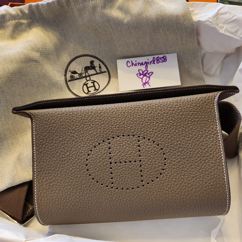 NWT Hermes Videpoches Shoulder Bag Etoupe Togo - New 2023 Design